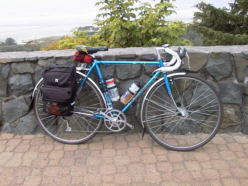images/06_bike_at_wineama_beach.jpg