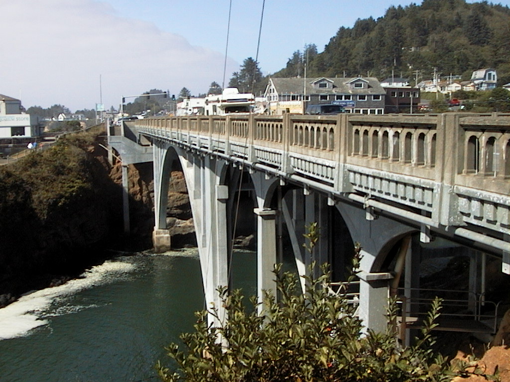 images/12_depoe_bay_bridge.jpg