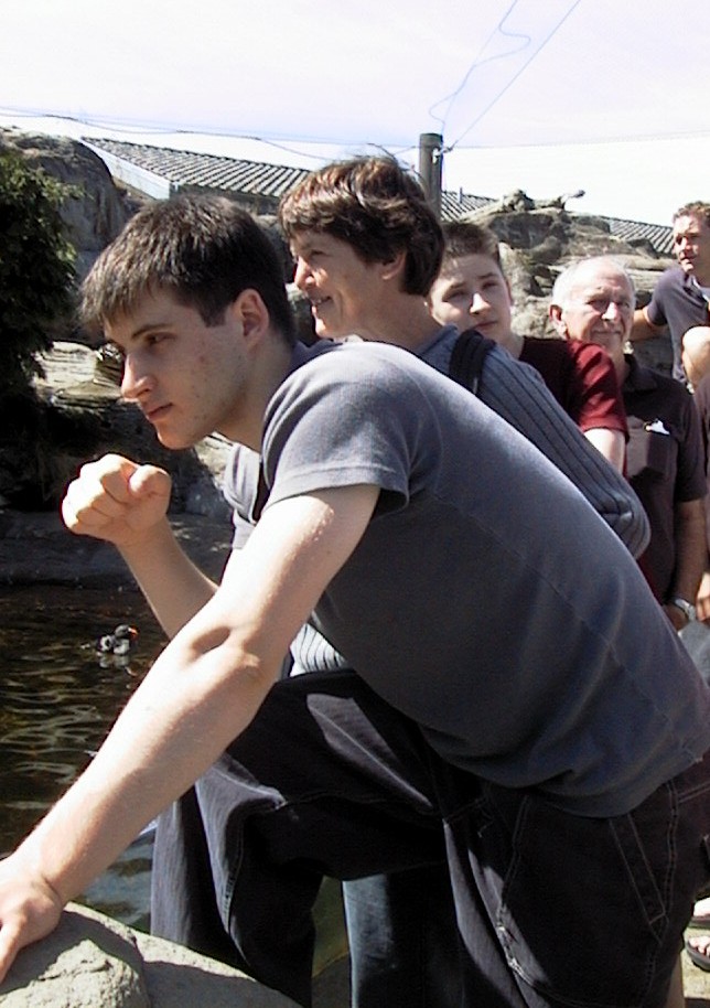 images/32_jon_looking_.jpg