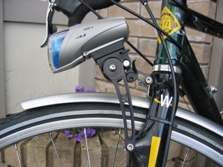 Ixon mounted on bracket (side)